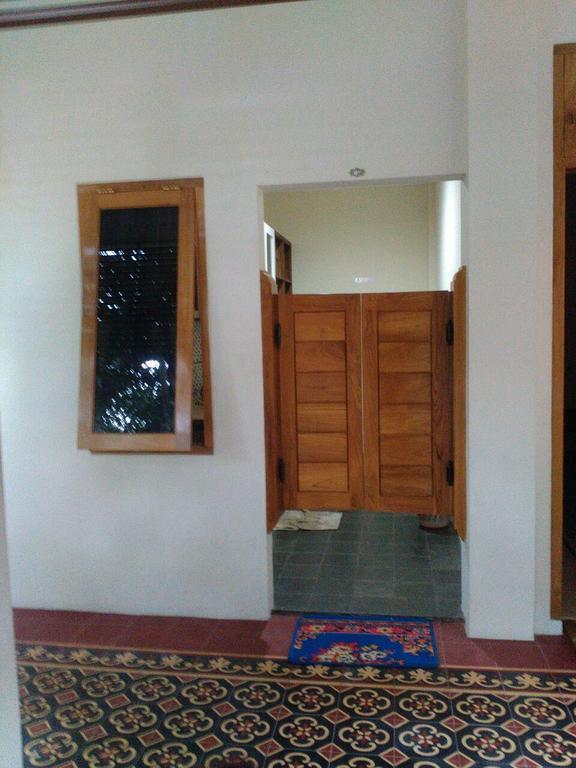 Reddoorz @ Letjend S. Parman Pacitan Exterior foto